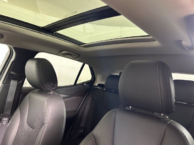Used 2023 Buick Encore GX Essence w/ Experience Buick Package FWD image 12