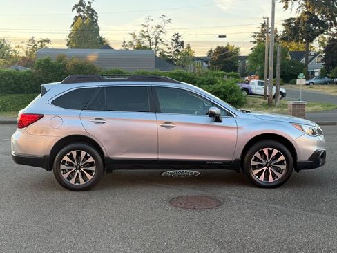 Used 2016 Subaru Outback 3.6R Limited w/ Popular Package #4 AWD/4WD image 2