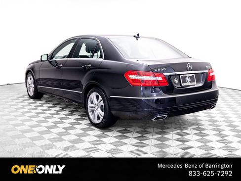 Used 2011 Mercedes-Benz E 550 4MATIC Sedan image 3