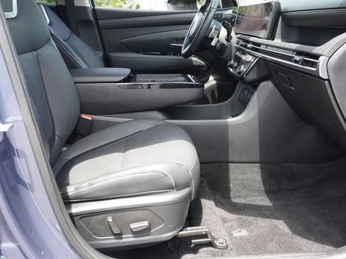 Used 2025 Hyundai Tucson Limited AWD/4WD image 30