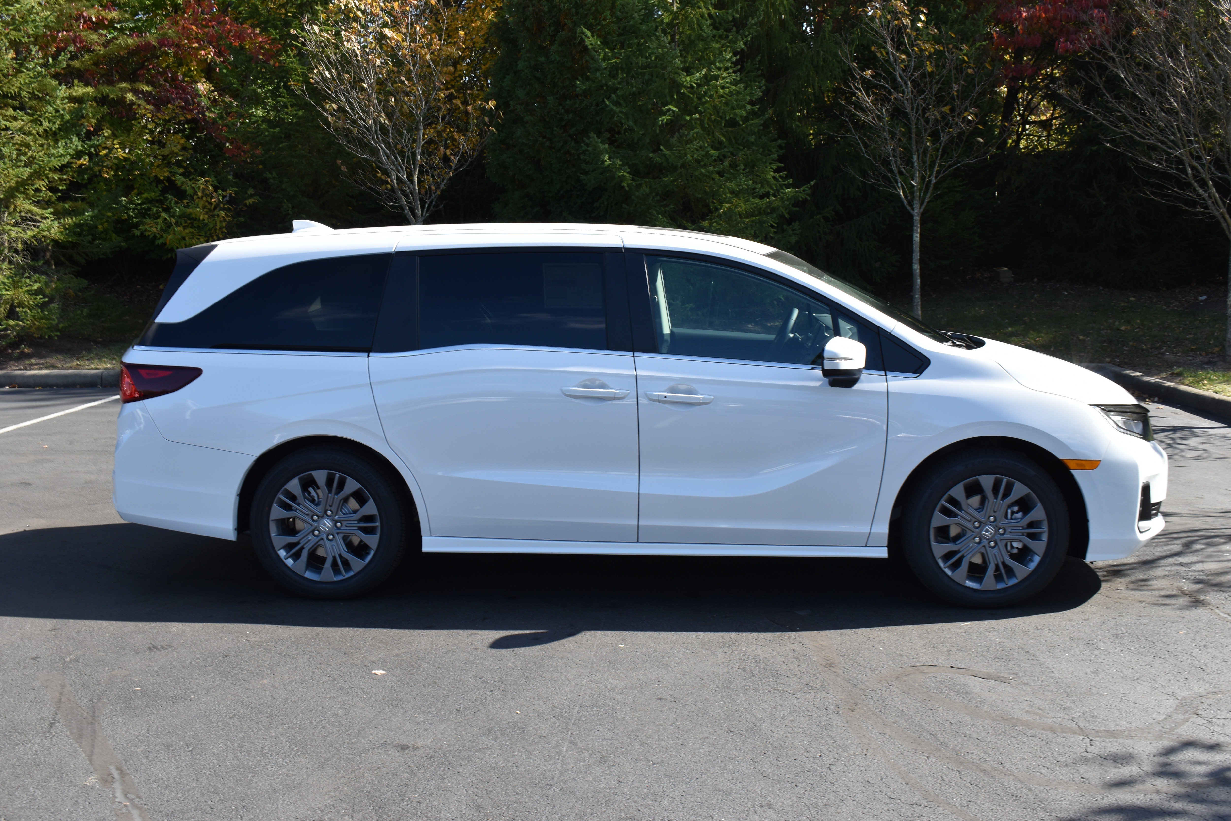 New 2027 Honda Odyssey Touring image 9