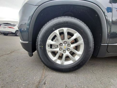 Used 2021 Chevrolet Traverse LT FWD image 31