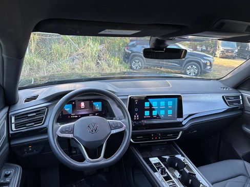 Used 2025 Volkswagen Atlas Cross Sport SE AWD/4WD image 35