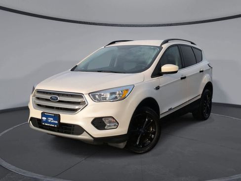 Used 2018 Ford Escape SE image 1