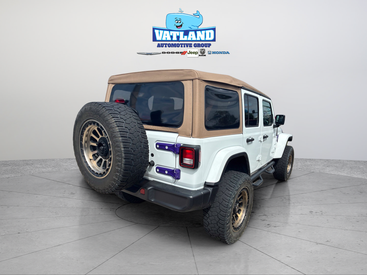 Used 2021 Jeep Wrangler Unlimited Sahara AWD/4WD image 5