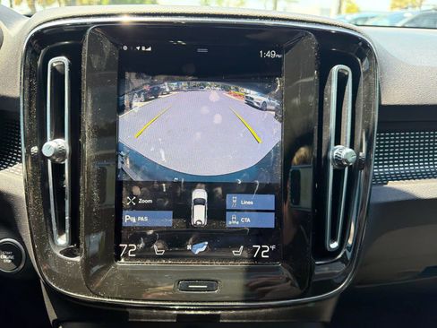 Used 2022 Volvo XC40 T4 R-Design w/ Protection Package Premier FWD image 33