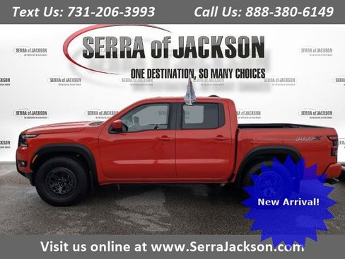 Used 2025 Nissan Frontier Pro-X RWD image 1