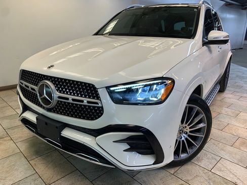Used 2024 Mercedes-Benz GLE 350 4MATIC w/ AMG Line Exterior image 2