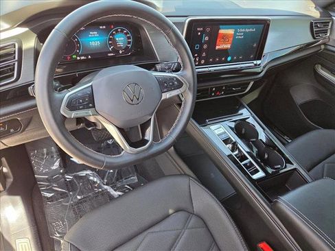 Used 2024 Volkswagen Atlas Cross Sport SE w/ Panoramic Sunroof Package AWD/4WD image 10