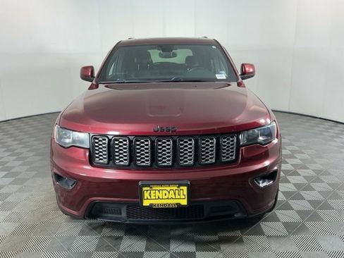 Used 2017 Jeep Grand Cherokee Altitude w/ Quick Order Package 23Z AWD/4WD image 2