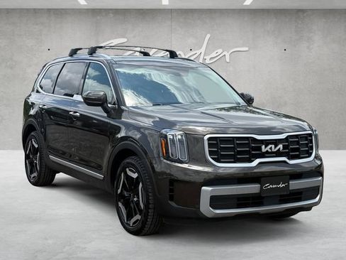Used 2023 Kia Telluride S w/ S Sunroof Package AWD/4WD image 2