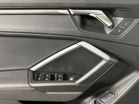 Used 2023 Audi Q3 2.0T Premium w/ Black Optic Sport Package image 10
