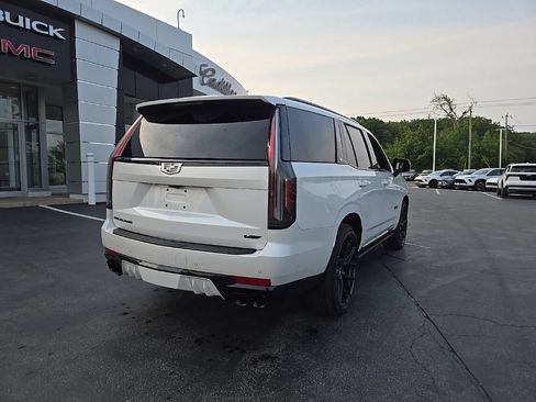 New 2024 Cadillac Escalade V w/ LPO, ONYX Package AWD/4WD image 6