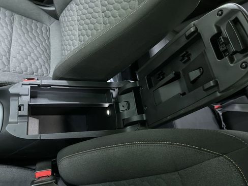 Used 2018 Chevrolet Equinox LT image 25