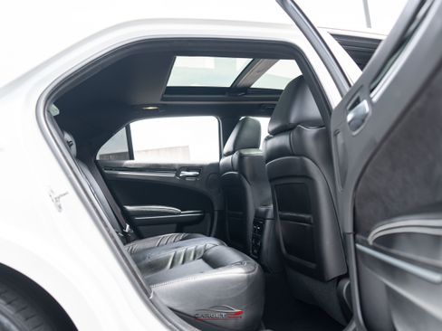 Used 2023 Chrysler 300 C RWD image 16