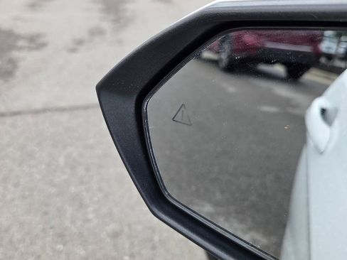 Used 2025 Hyundai Elantra SEL FWD image 19