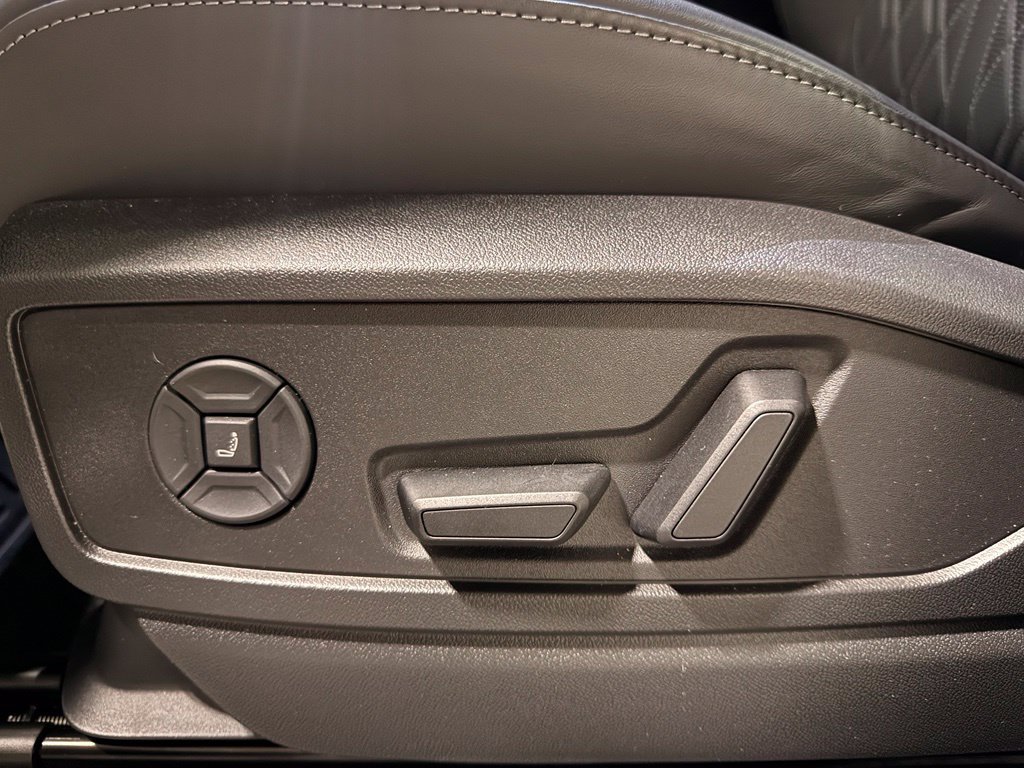 Used 2025 Audi SQ5 Premium Plus AWD/4WD image 16