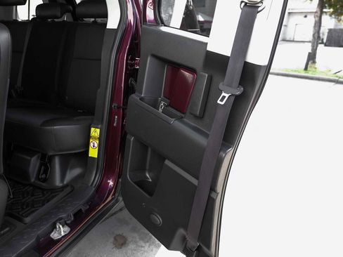 Used 2007 Toyota FJ Cruiser 4WD image 39