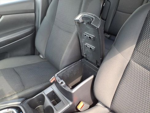 Used 2022 Nissan Rogue Sport S image 17