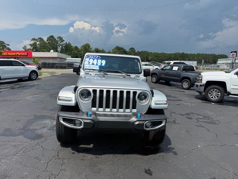 Used 2023 Jeep Wrangler Unlimited Sahara w/ Cold Weather Group AWD/4WD image 8