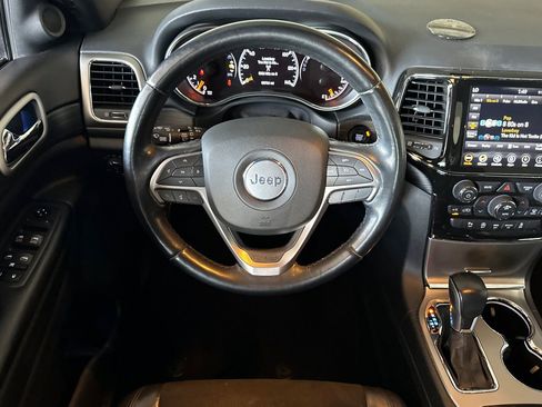 Used 2021 Jeep Grand Cherokee Laredo X AWD/4WD image 11