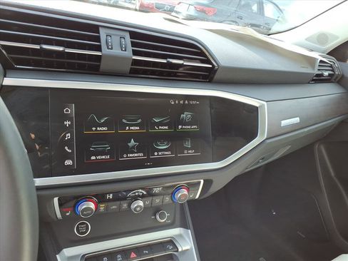 Certified 2025 Audi Q3 2.0T Premium Plus w/ Premium Plus Package image 18