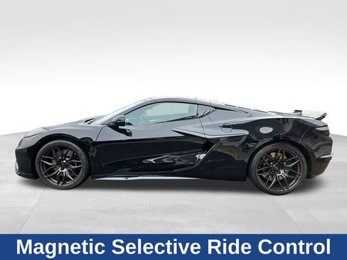 Used 2024 Chevrolet Corvette Z06 image 4