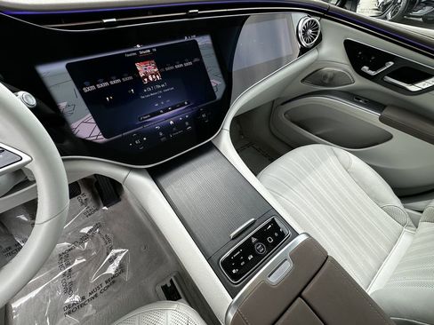 Certified 2023 Mercedes-Benz EQS 580 4MATIC SUV image 31