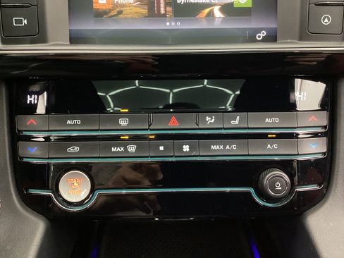 Used 2018 Jaguar F-PACE S image 34