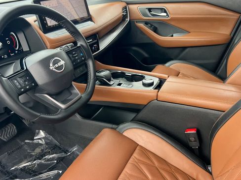 New 2026 Nissan Rogue Platinum image 12