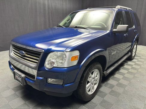 Used 2007 Ford Explorer XLT AWD/4WD image 2