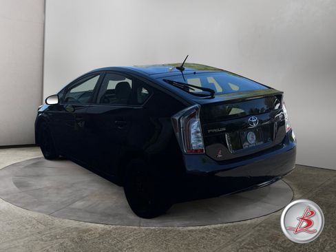 Used 2015 Toyota Prius Four FWD image 4