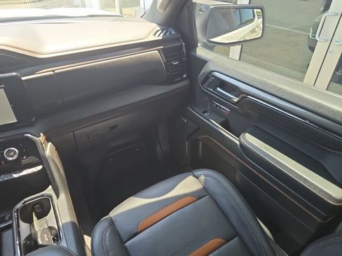 Certified 2024 GMC Sierra 1500 AT4 w/ Technology Package AWD/4WD image 14
