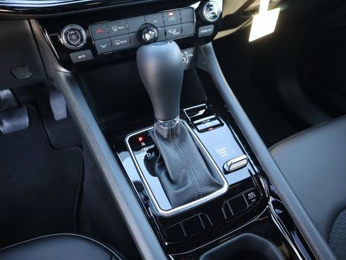 New 2026 Jeep Compass Latitude image 8