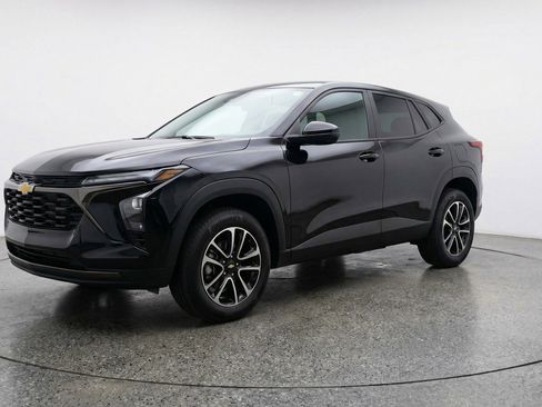 Used 2025 Chevrolet TrailBlazer LT image 3