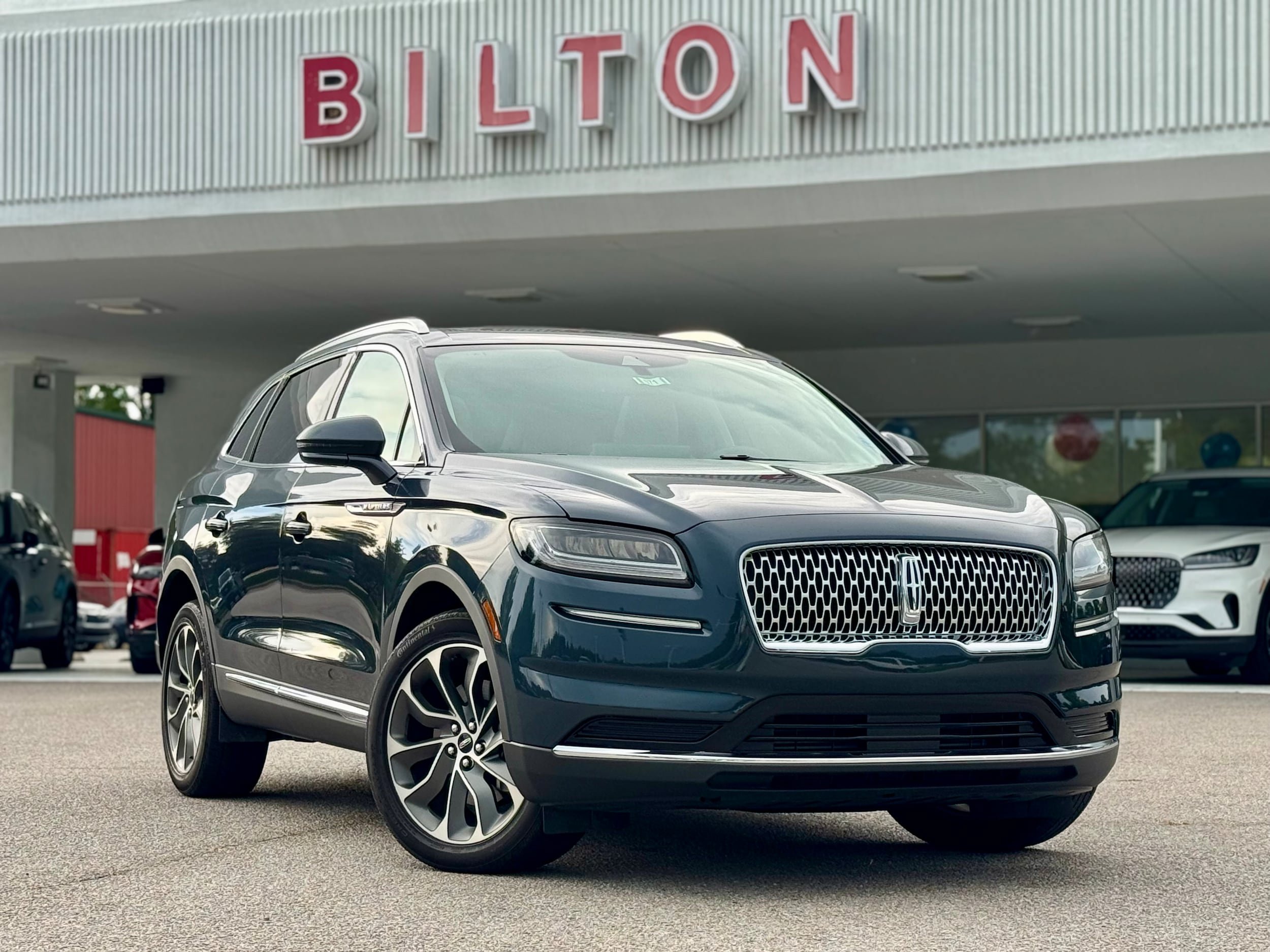 Used 2023 Lincoln Nautilus Reserve AWD/4WD image 1