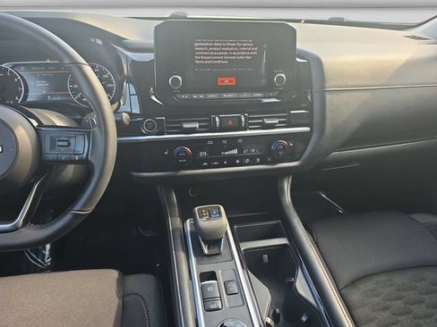 Used 2022 Nissan Pathfinder SV w/ SV Black Package AWD/4WD image 15