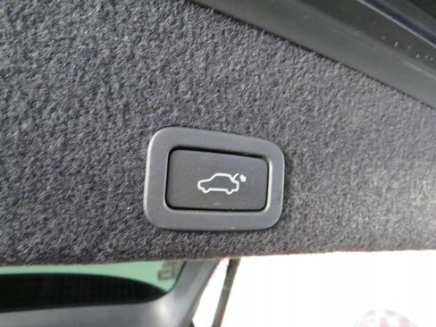 Used 2017 Volvo XC60 T6 Dynamic w/ Preferred Option Package image 26