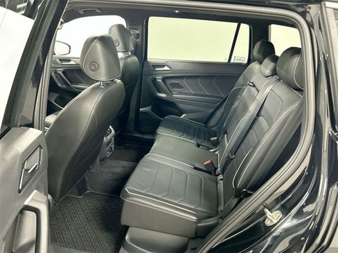 Certified 2024 Volkswagen Tiguan SEL R-Line image 15