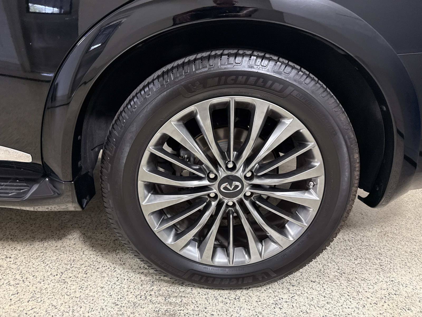 Used 2018 INFINITI QX80 2WD w/ Driver Assistance Package image 9