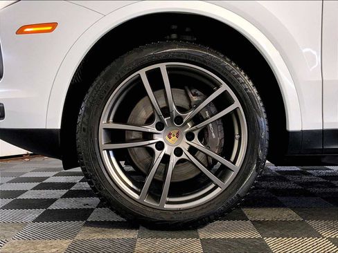 Used 2021 Porsche Cayenne AWD/4WD image 11