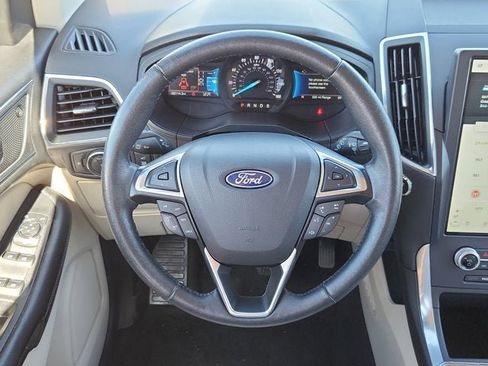 Used 2022 Ford Edge Titanium image 12