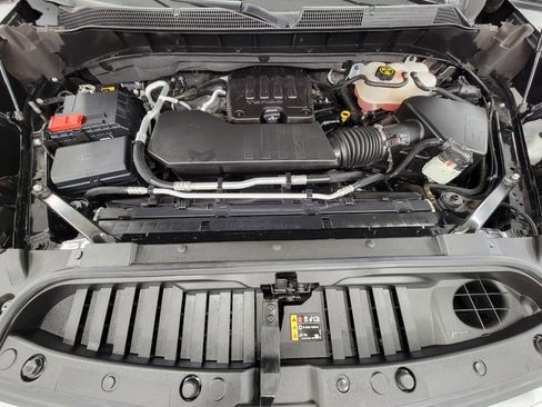 Used 2023 Chevrolet Silverado 1500 LT image 9