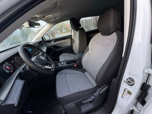 New 2025 Volkswagen Tiguan S image 18