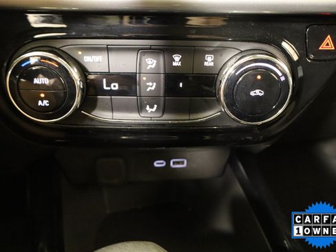 Used 2025 Chevrolet Trax LT FWD image 26