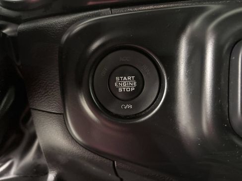 Used 2022 Jeep Gladiator Sport AWD/4WD image 12