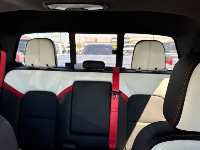 Used 2025 GMC Canyon AT4 w/ AT4X Package AWD/4WD image 13