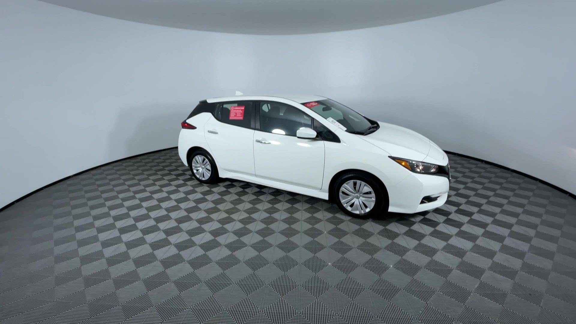 Certified 2025 Nissan Leaf S FWD image 2