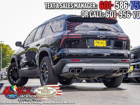 Used 2024 Chevrolet Traverse Z71 w/ Enhanced Driving Package image 4