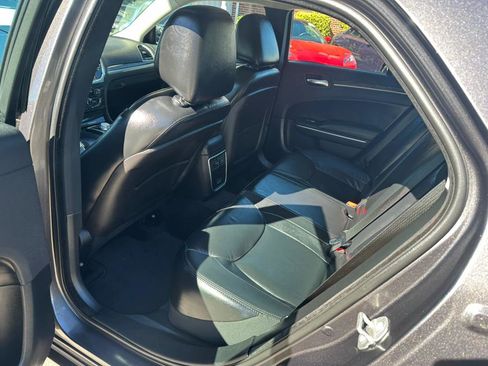 Used 2017 Chrysler 300 Limited w/ Value Package image 14